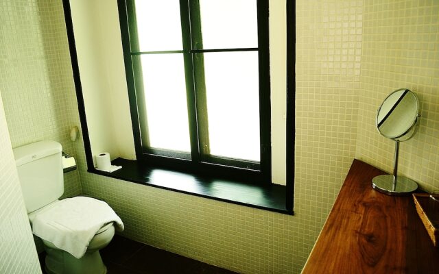 Early Bird Bed & Breakfast - Adults Only