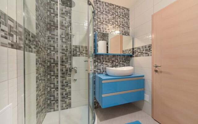 Crowonder Luxury Vir