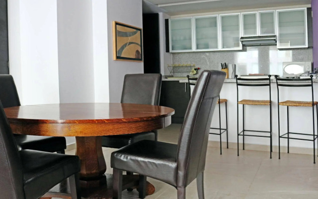 Puerta Alameda Suites