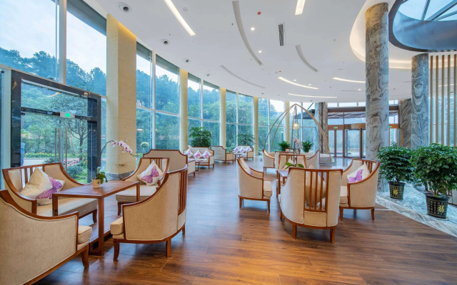 Howard Johnson By Wyndham Lake Serenity Hotel Neijiang