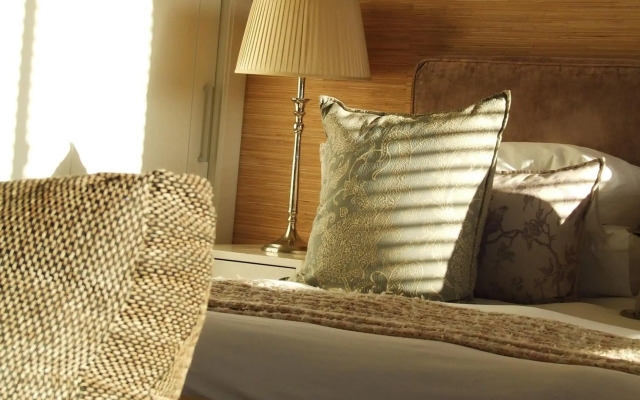 210 Gallery Luxury Studio Apartment