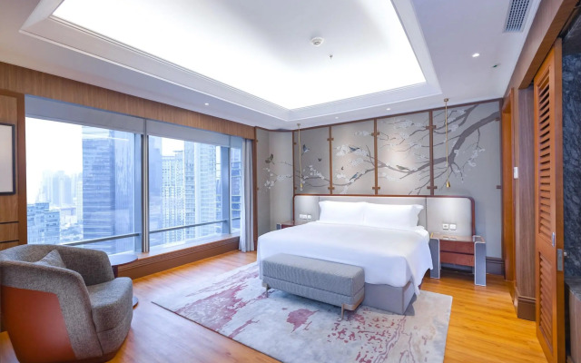 The Ritz-Carlton Jakarta, Mega Kuningan