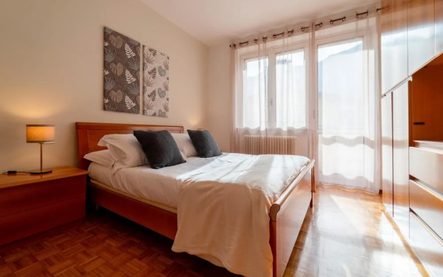 Scarlet Apartment With Garden by Wonderful Italy