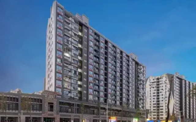 Guilin Fanfan Shexia Apartment (High-tech Wanda Plaza)