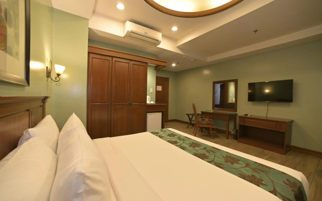 Paragon Hotel and Suites