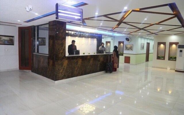 Pool & Park Hotel