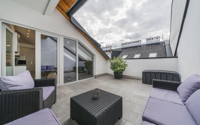 100sqm w terrace-Danube-AC - Netflix-3BR
