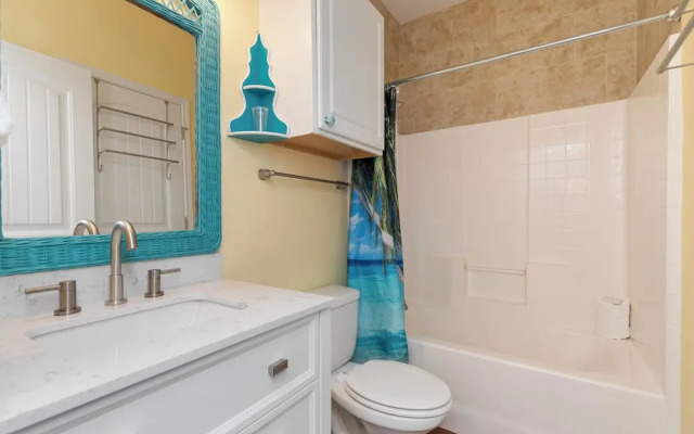 Mango Bungalow Sleeps 8 2 Community Pools