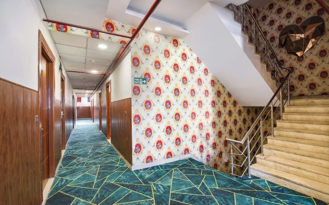 Fabhotel The Grand Paradise