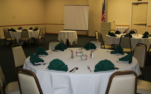 Clarion Inn Near China Lake Naval Station