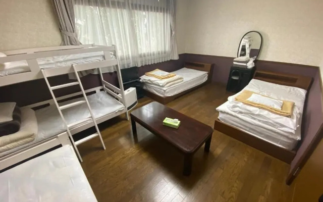 Guest House Nishiborakan - Hostel