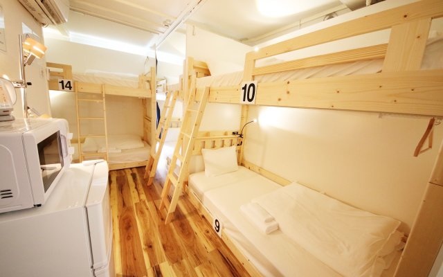 coins hostel tenjin