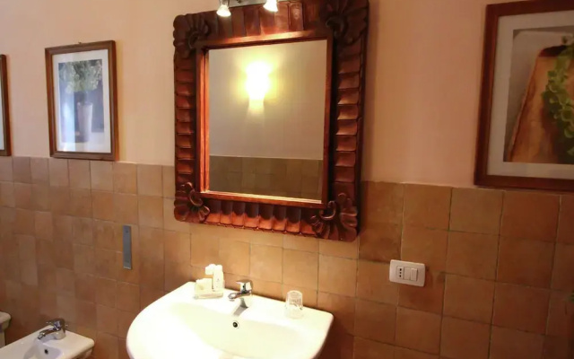 Exotic Farmhouse in Montalto di Castro near Sea