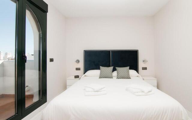 2186-Luxury penthouse with jacuzzi y bbq