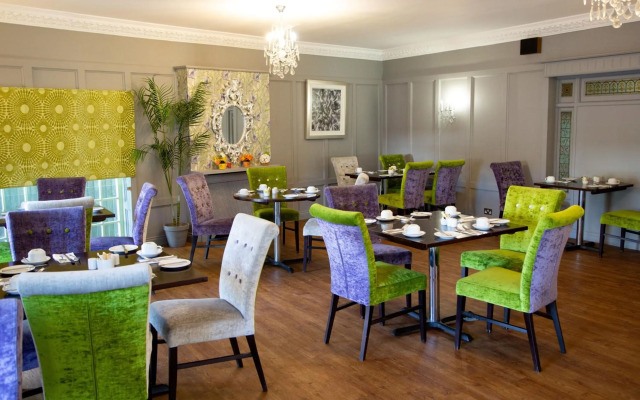 Alton House Hotel