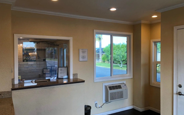 Casa Linda Motel