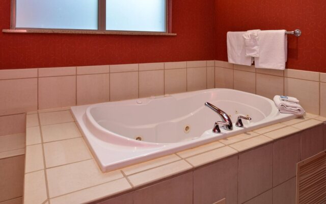 Holiday Inn Express Hotel & Suites Dayton-Centerville by IHG