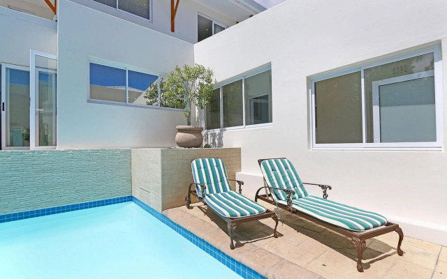 Saints Villa