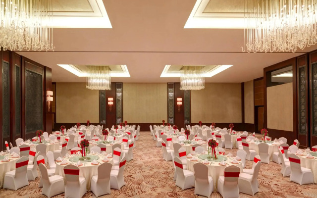 Four Points by Sheraton Shanghai, Daning