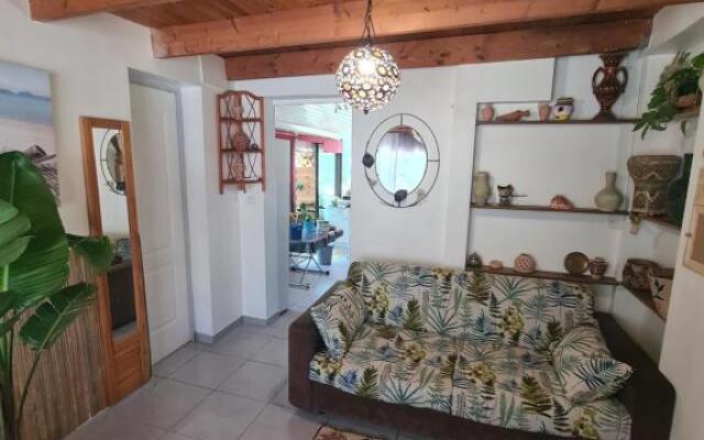 Dépendance de 30m² dans maison avec entrée privée