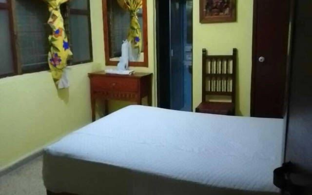 Hotel El Meson De La Luna