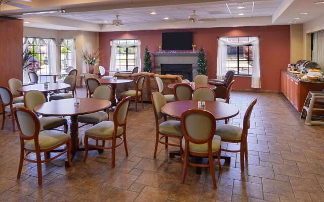 Country Hearth Inn & Suites Edwardsville St. Louis