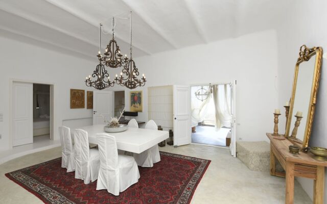Mykonos Teatro Suites and Villa