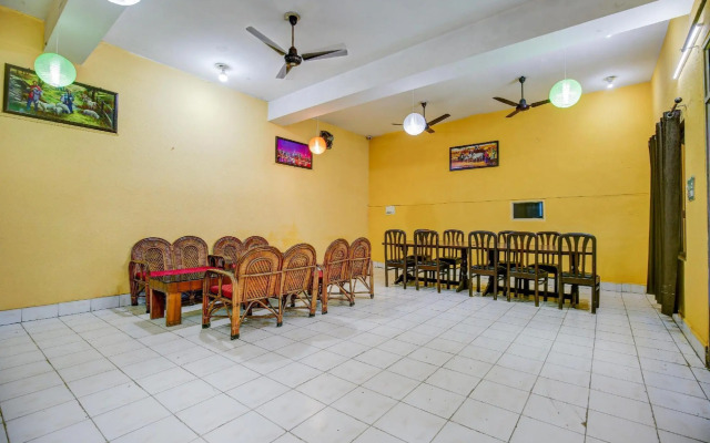 OYO 93433 Gill Hotel & Restaurant