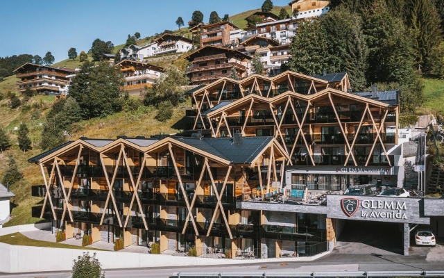 GLEMM by AvenidA Superior Hotel & Residences