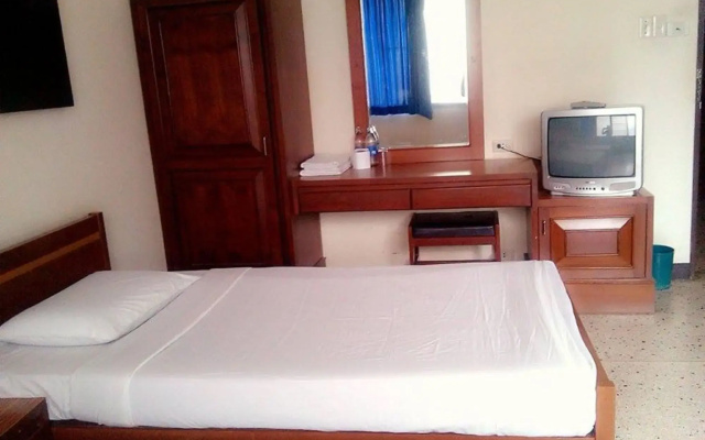 Petch Pailyn Hotel