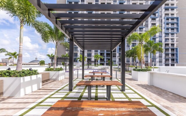 Modern Studio in Downtown Doral