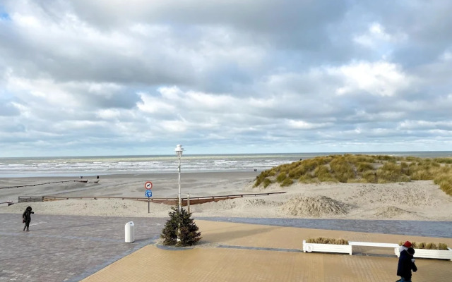 Apartment in Nieuwpoort With sea View