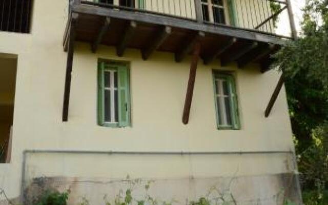 Mistra Estates Villa The Vine