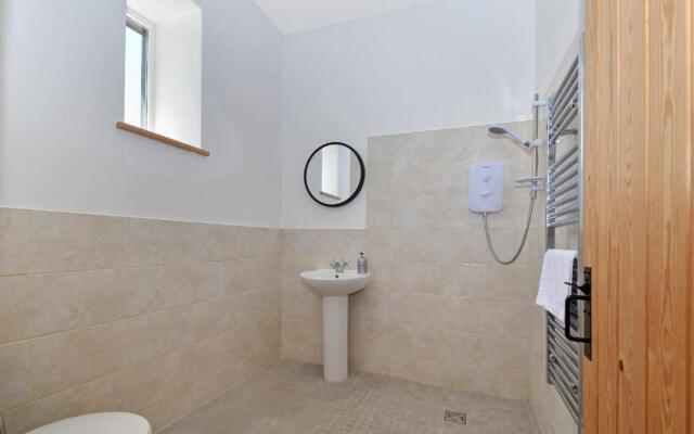 5 Bed Barn Conversion - with private hot tub