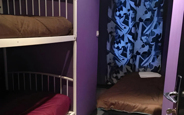 Peace & Love - Hostel