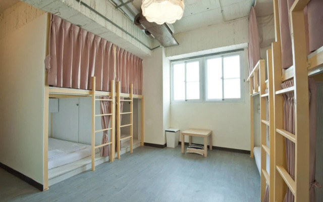 Easy Inn Hostel