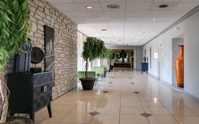 Holiday Inn Manhattan at the Campus by IHG