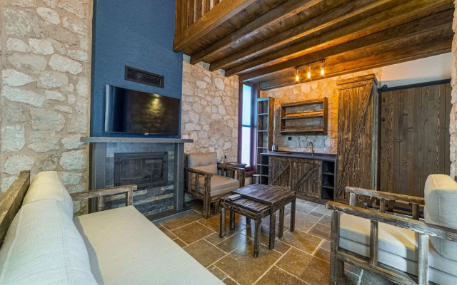 Marisstone Hotel Villa