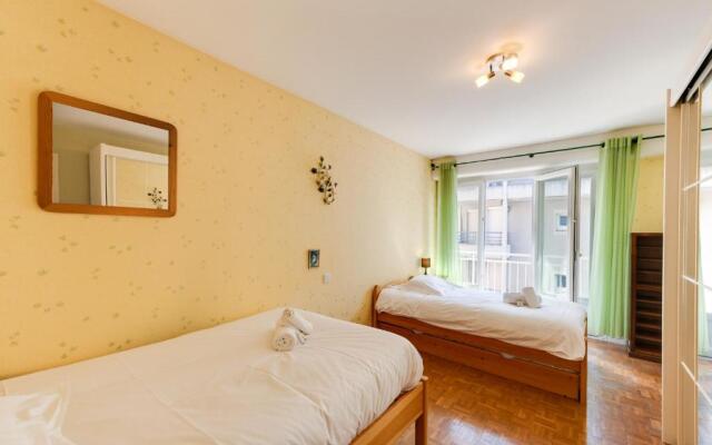 85 m2, calme , parking, centre ville