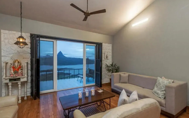 SaffronStays Blue Infinitum, Pawna
