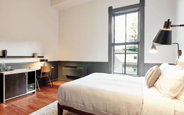 Thatcher Hotel