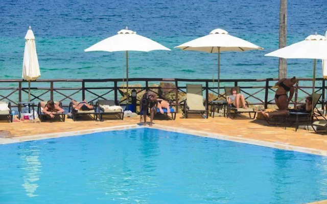 Ledger Plaza Bahari Beach