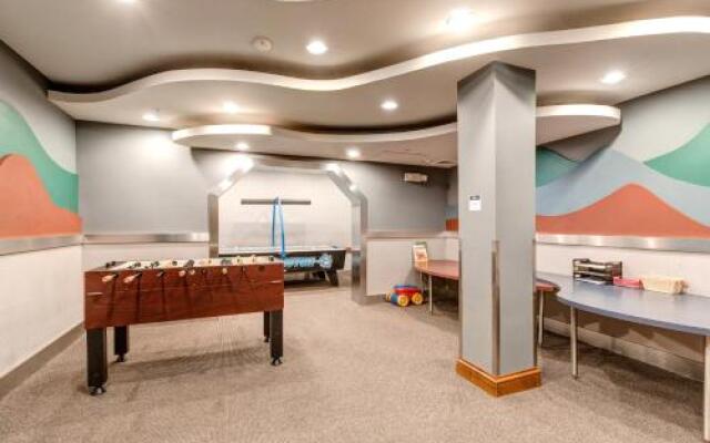 Eagle Springs East 101: Red-Wing Suite