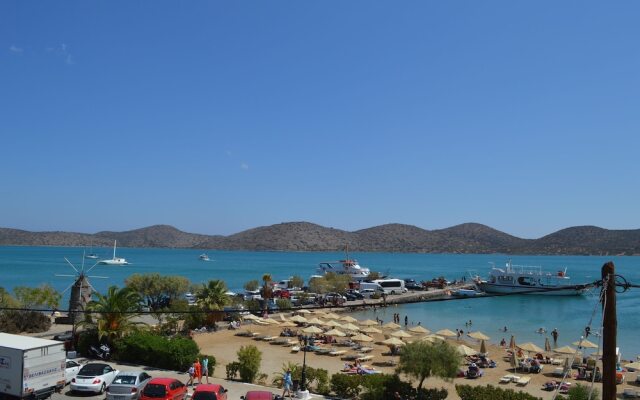 Akti Posidonos 3