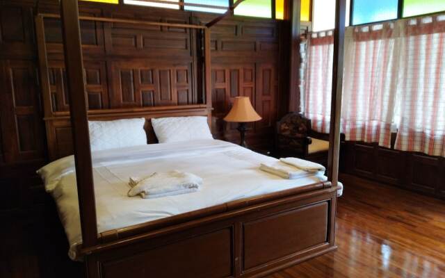 Ruean Ploysrirung Boutique Resort