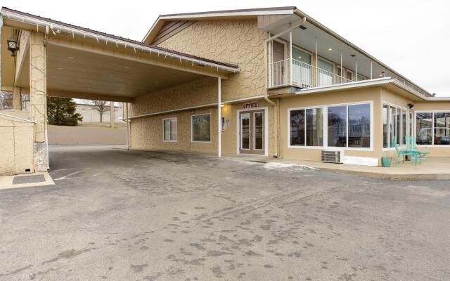 OYO Hotel Branson MO-165