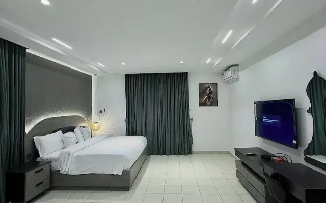 Macdestly Apartment