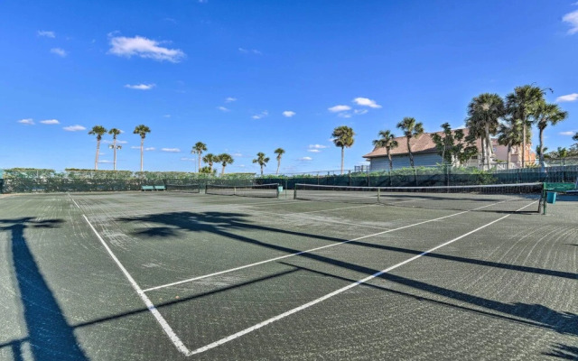 < 1 Mi to Siesta Key Beach: Condo w/ Pool