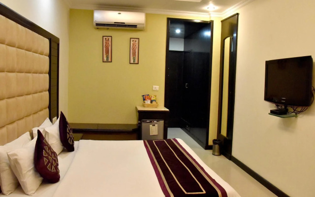 OYO 2148 Hotel Metro 43