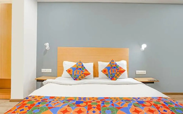 OYO Townhouse 333 Sector 121 Noida